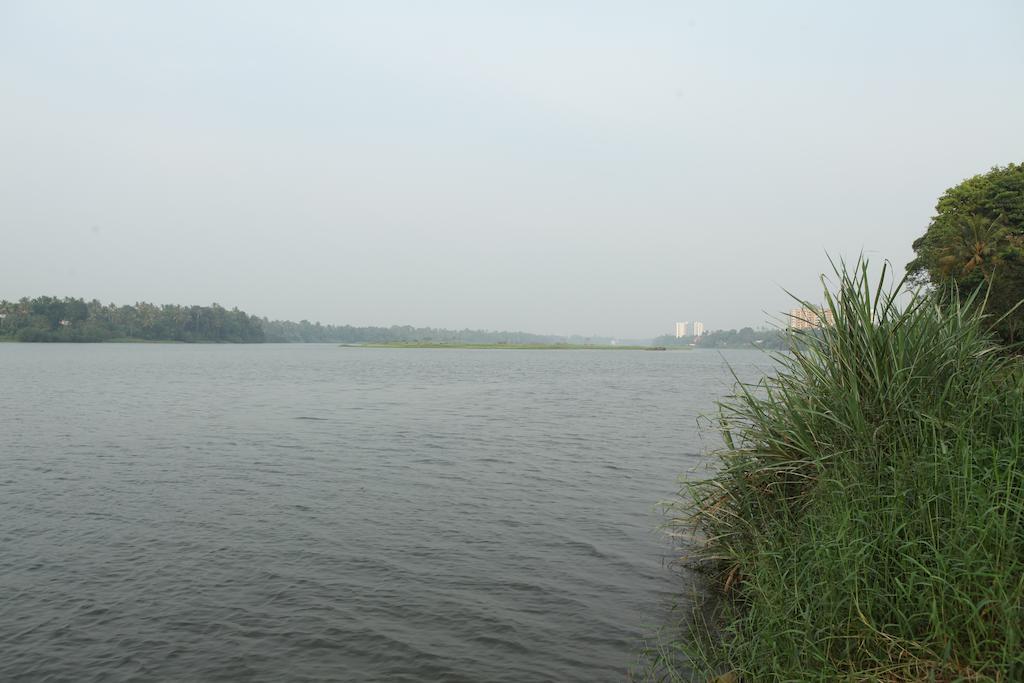 The Health Village Alwaye Buitenkant foto