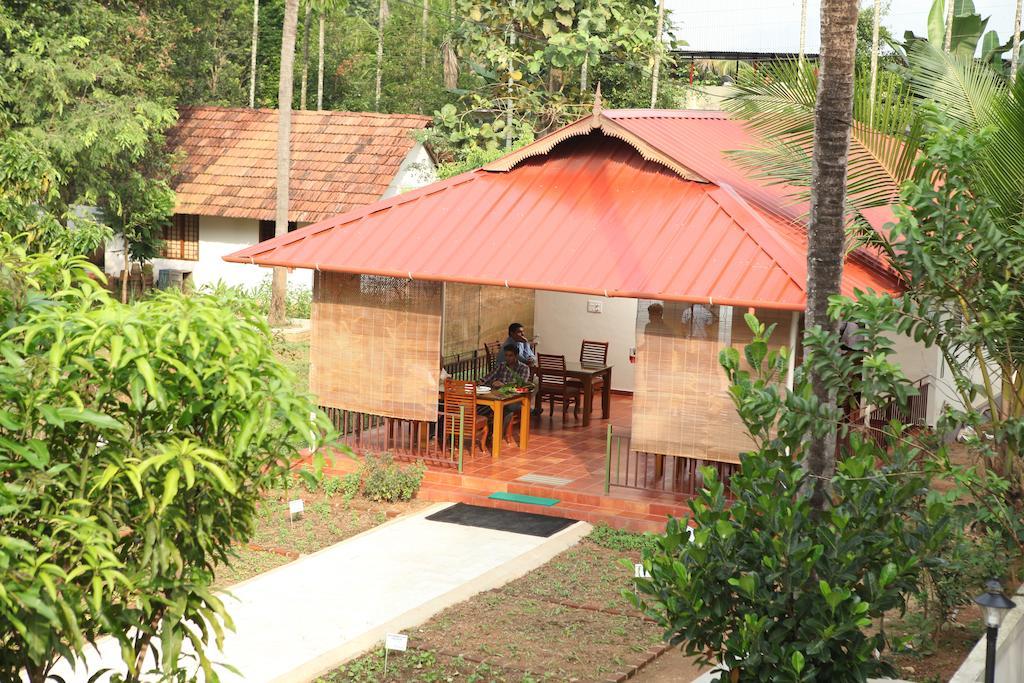 The Health Village Alwaye Buitenkant foto