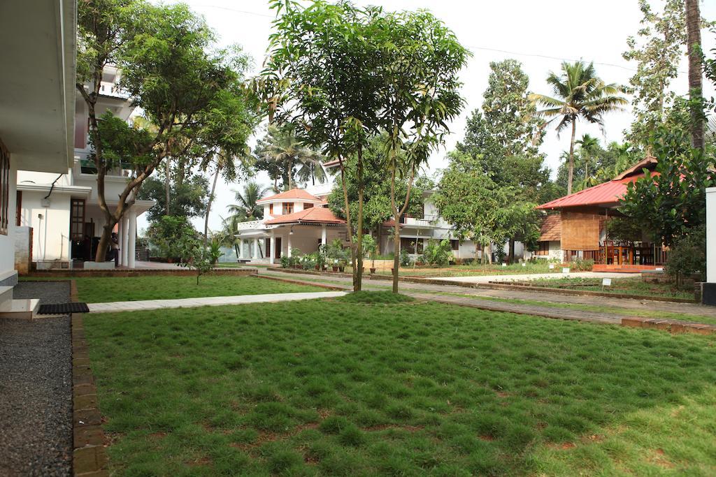 The Health Village Alwaye Buitenkant foto